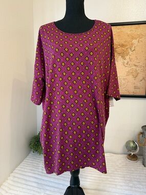 Lularoe Irma tee size XL